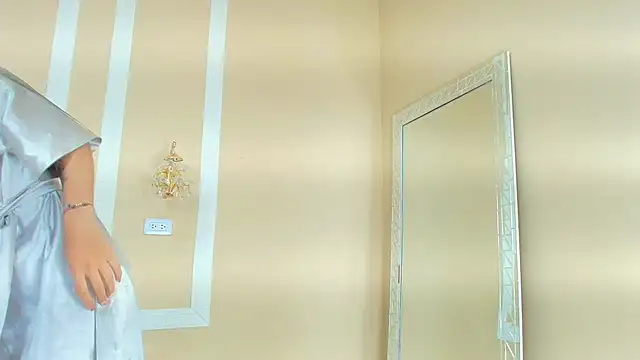 HallieStone online show from January 2026 01:35:02 PM