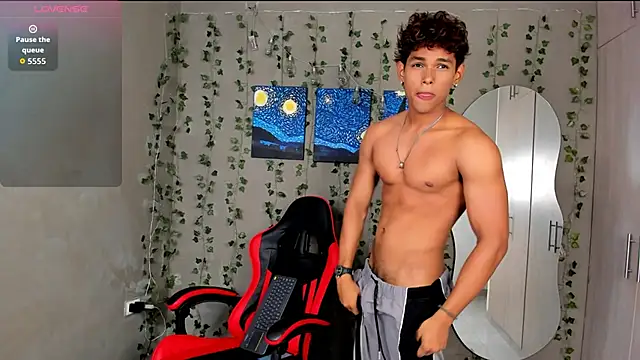 Snapshot of LiamVibes212 chatting on March 2026 01:05:01 PM LiamVibes212 online show from March 2026 01:05:01 PM