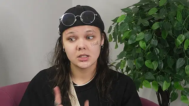 Snapshot of JettieDuree chatting on November 2025 11:14:01 AM JettieDuree online show from November 2025 11:14:01 AM