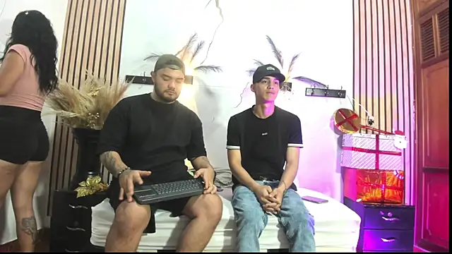 Snapshot of Karen_Mio chatting on December 2025 01:05:02 PM Karen Mio online show from December 2025 01:05:02 PM