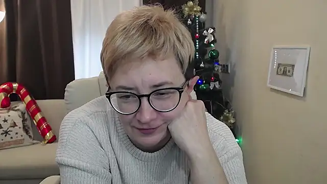 Snapshot of ChristinaRainforce chatting on November 2025 07:20:02 AM ChristinaRainforce online show from November 2025 07:20:02 AM