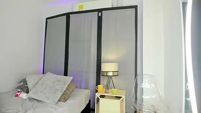 niicole steele  online show from April 2026 09:39:33 PM