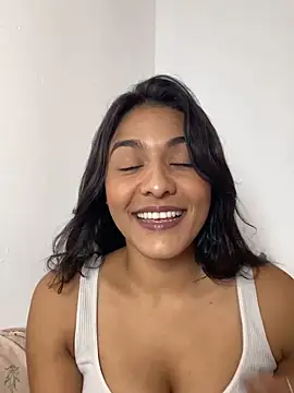 Laurapocahontas online show from November 2025 07:03:01 PM