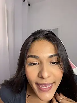 Laurapocahontas online show from December 2025 07:30:02 PM