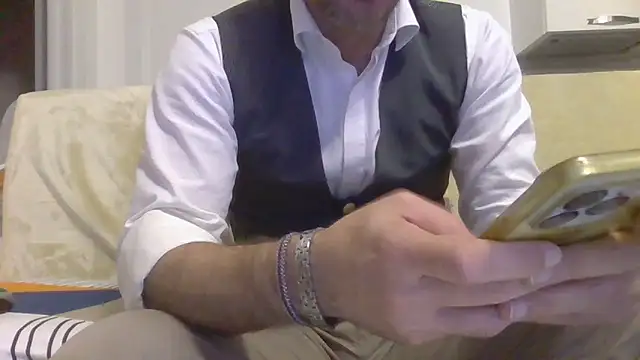 Snapshot of Eroshotlicker chatting on May 2026 09:09:02 PM Eroshotlicker online show from May 2026 09:09:02 PM
