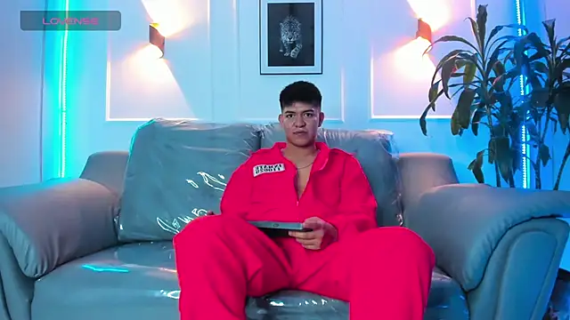 Snapshot of Paul_27_ chatting on November 2025 02:58:01 AM Paul 27 online show from November 2025 02:58:01 AM