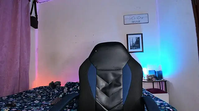 Ethantravis22 online show from March 2026 11:21:01 PM