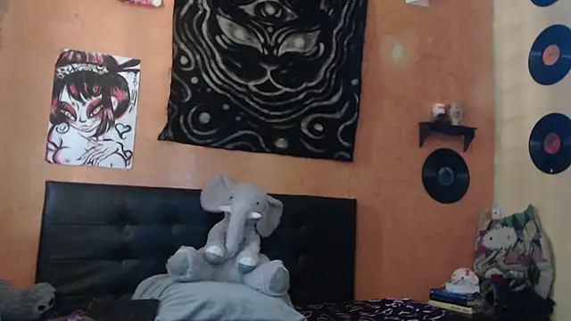 Layla quinn online show from July 2026 05:50:02 PM