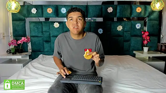 Snapshot of _bonnyandclyde chatting on January 2026 11:56:01 AM bonnyandclyde online show from January 2026 11:56:01 AM