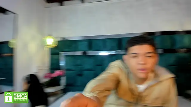 Snapshot of _bonnyandclyde chatting on January 2026 12:32:02 PM bonnyandclyde online show from January 2026 12:32:02 PM