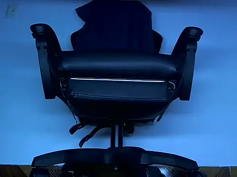 Alphacashmaster777 online show from April 2026 07:19:02 PM