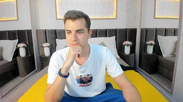 ThomasSmity online show from November 2025 05:35:02 PM