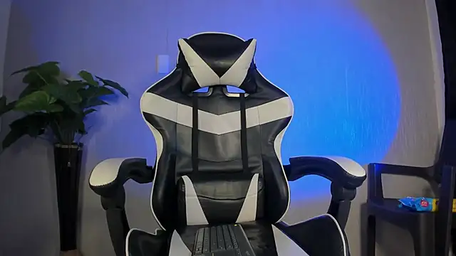 Brand Collins online show from December 2025 08:26:02 PM