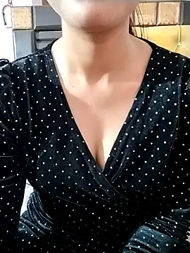 RASHMI SHARMA9 online show from March 2026 07:14:01 PM