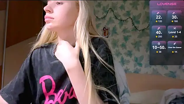 Snapshot of Barbie_Blondie chatting on April 2026 03:39:01 PM Barbie Blondie online show from April 2026 03:39:01 PM
