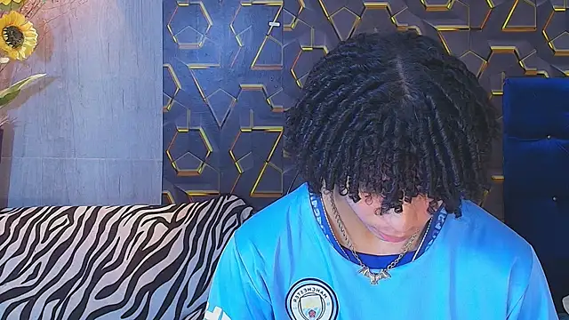 Snapshot of kim_curlyy chatting on June 2026 01:23:02 PM kim curlyy online show from June 2026 01:23:02 PM