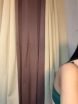 Diannellove online show from July 2026 04:32:02 PM