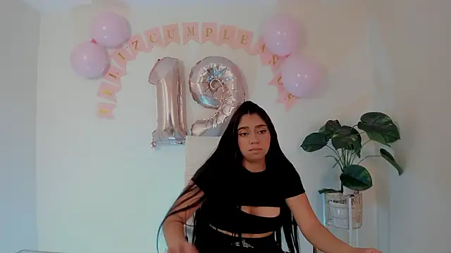 luna cute   online show from February 2026 02:07:01 PM