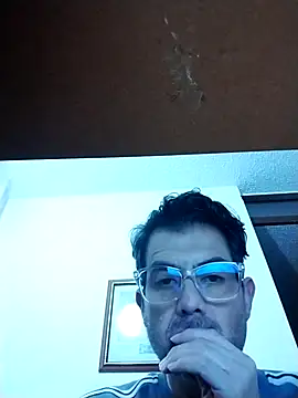 Snapshot of Fuegosutil chatting on November 2025 03:18:02 AM Fuegosutil online show from November 2025 03:18:02 AM