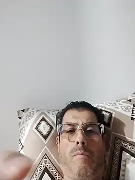 Snapshot of Fuegosutil chatting on November 2025 04:58:02 AM Fuegosutil online show from November 2025 04:58:02 AM