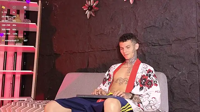 Paulo 527 online show from December 2025 08:50:02 PM