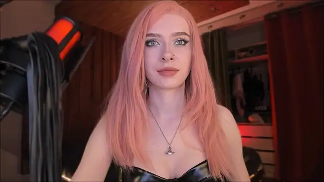 Snapshot of Mistress_Iris chatting on November 2025 06:32:01 PM Mistress Iris online show from November 2025 06:32:01 PM