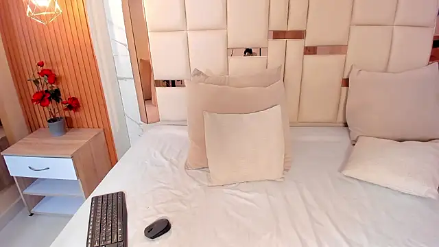 Snapshot of samantha_quinnn chatting on February 2026 04:40:02 AM samantha quinnn online show from February 2026 04:40:02 AM