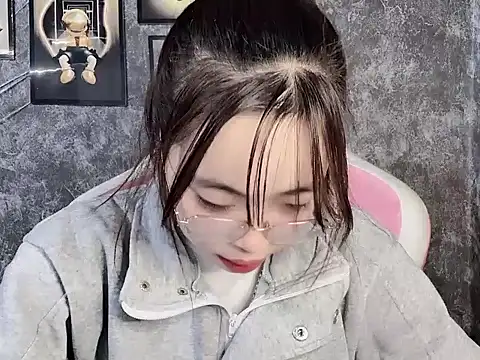 Snapshot of Aria5999 chatting on November 2025 06:50:01 AM Aria5999 online show from November 2025 06:50:01 AM