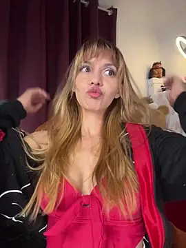 Snapshot of __PrettyWoman__ chatting on November 2025 11:31:01 PM PrettyWoman online show from November 2025 11:31:01 PM