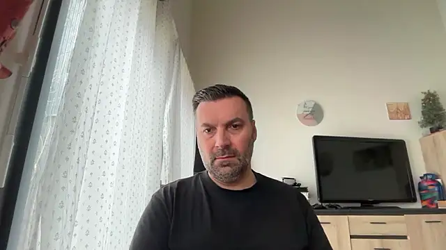 coolsmith81 online show from May 2026 07:14:02 AM