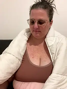 bea french curvy online show from January 2026 07:41:02 PM