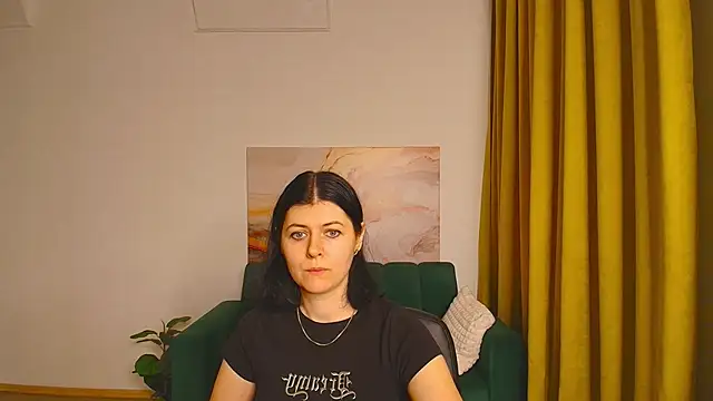 Snapshot of MelisaGollden chatting on November 2025 06:49:02 AM MelisaGollden online show from November 2025 06:49:02 AM