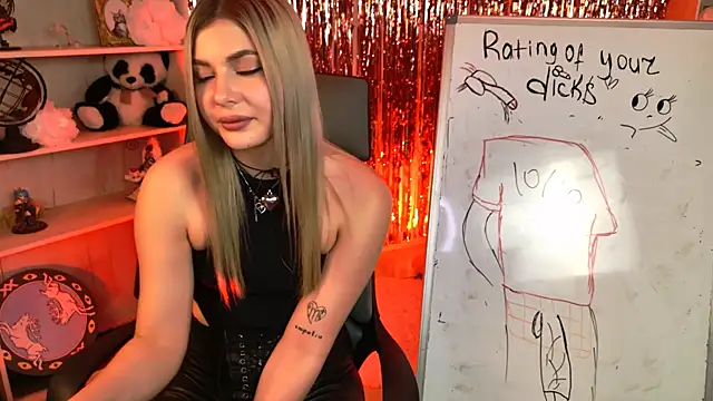 Snapshot of HyileyClark chatting on April 2026 09:56:02 PM HyileyClark online show from April 2026 09:56:02 PM