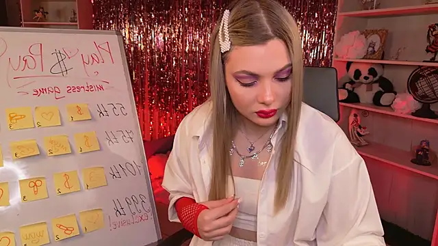 Snapshot of HyileyClark chatting on April 2026 09:47:01 AM HyileyClark online show from April 2026 09:47:01 AM