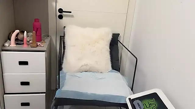 Snapshot of wanou33669 chatting on February 2026 08:18:02 AM wanou33669 online show from February 2026 08:18:02 AM