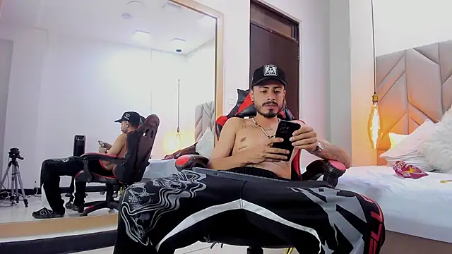 MatthewCullen online show from May 2026 12:18:01 AM