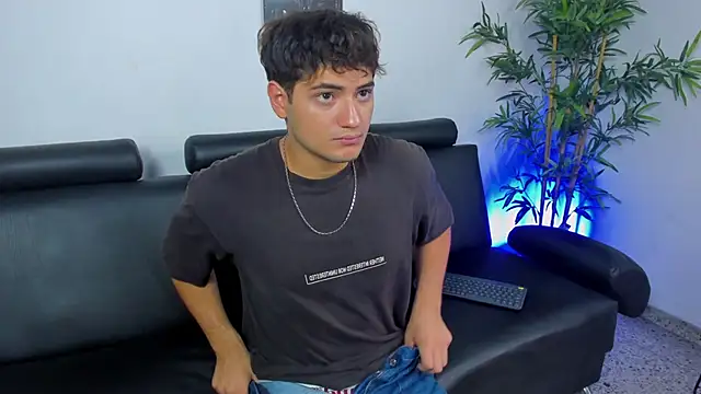 KaelSwitch online show from December 2025 08:06:01 PM