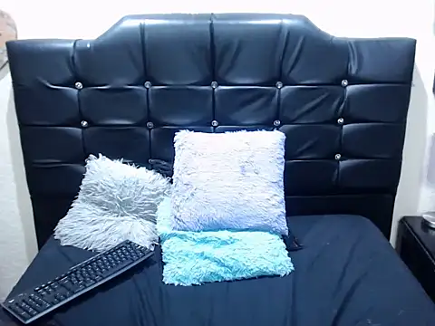 Snapshot of NathRouxe chatting on November 2025 11:52:01 PM NathRouxe online show from November 2025 11:52:01 PM