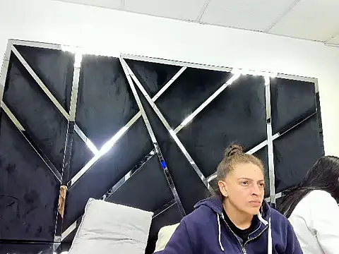 Alyssa Noah online show from April 2026 03:48:01 AM