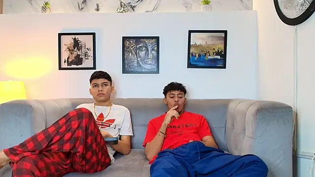 Snapshot of COUPLES_BOYS chatting on February 2026 01:36:01 AM COUPLES BOYS online show from February 2026 01:36:01 AM