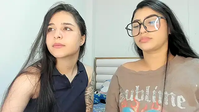 Snapshot of ROUS_SWEET_ chatting on April 2026 03:37:02 AM ROUS SWEET online show from April 2026 03:37:02 AM