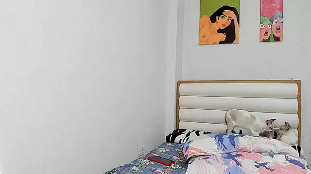 Snapshot of ROUS_SWEET_ chatting on April 2026 04:57:01 AM ROUS SWEET online show from April 2026 04:57:01 AM