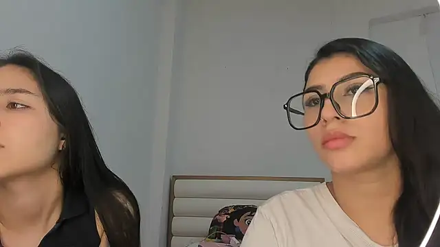 Snapshot of ROUS_SWEET_ chatting on April 2026 03:09:02 AM ROUS SWEET online show from April 2026 03:09:02 AM