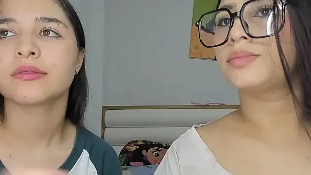 Snapshot of ROUS_SWEET_ chatting on May 2026 02:51:02 AM ROUS SWEET online show from May 2026 02:51:02 AM
