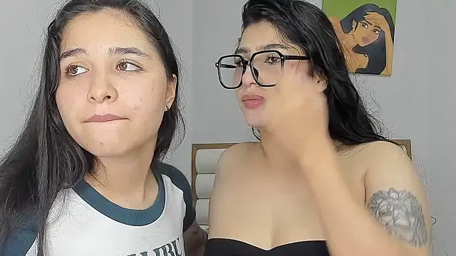 Snapshot of ROUS_SWEET_ chatting on May 2026 04:07:02 AM ROUS SWEET online show from May 2026 04:07:02 AM