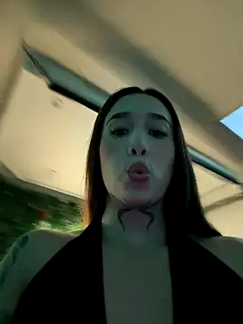 Annavyx online show from November 2025 08:22:01 PM