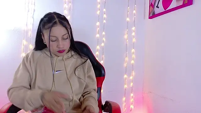 Snapshot of Taylor__Swiftt chatting on January 2026 10:23:01 PM Taylor Swiftt online show from January 2026 10:23:01 PM