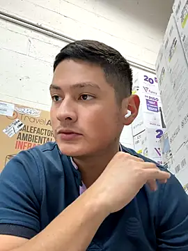 aelor2028 online show from December 2025 09:43:01 PM