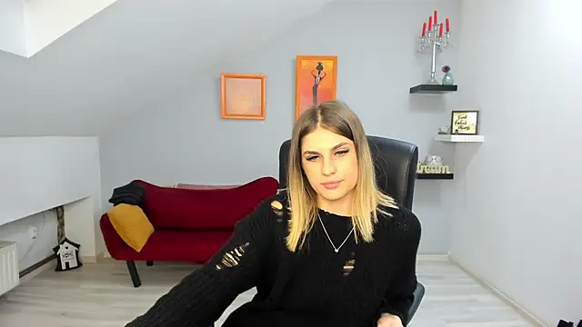 SarahOwenn online show from December 2025 10:18:02 PM