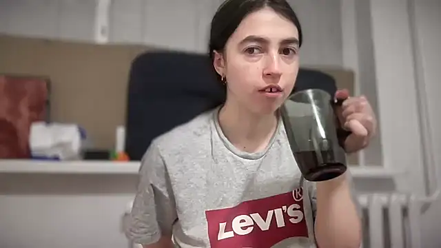 Aphr0ditee online show from March 2026 11:00:02 PM